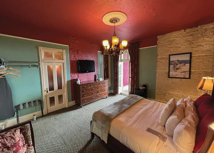 1886 Crescent Hotel And Spa